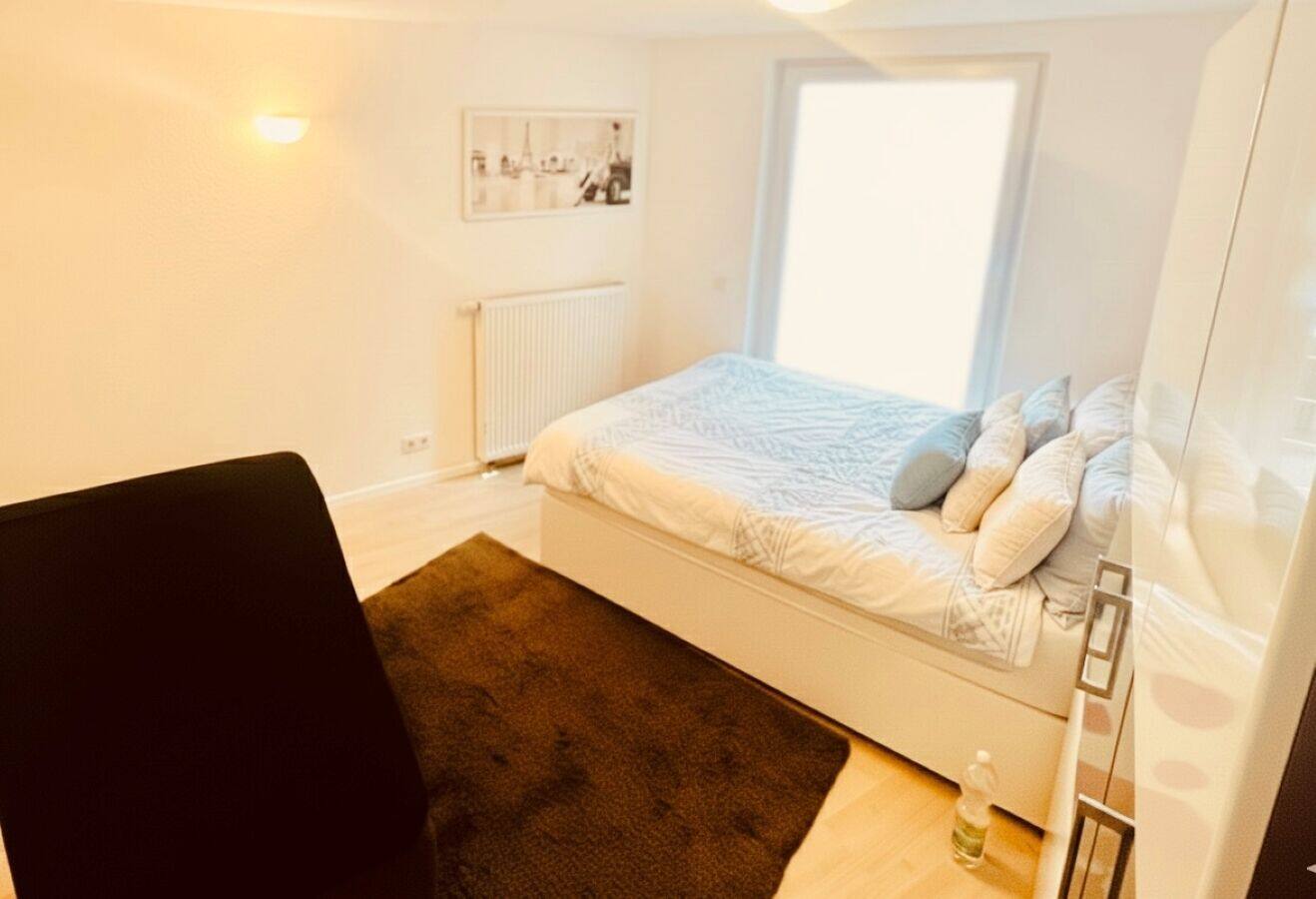 Schlafzimmer 1 mit Queensize-Bett